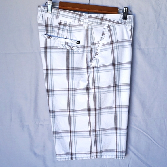 Quicksilver Shorts Size: 32 - Picture 6 of 6